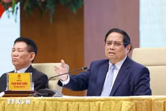 越南政府总理范明政在政府总理与数字化转型和推动增长领军国有企业会议发表讲话。图自越通社