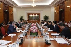 越共中央经济部部长会见越南欧洲商会制药协会区域高级代表团