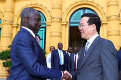 国家主席武文赏会见科特迪瓦国民议会议长比克多戈