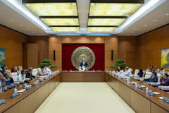 加强对革命功臣的政策、法律和优惠制度执行情况的监督