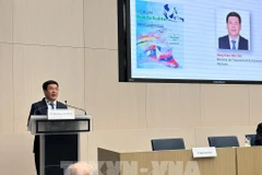 越南工贸部部长阮鸿延出席东南亚论坛和越南座谈会