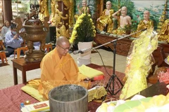 旅外越南人缅怀在鬼鹿角礁上牺牲的64名战士