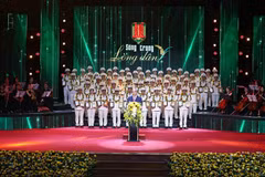 国家主席阮春福出席乡镇公安派出所所长先进个人表彰会