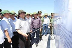 越南政府总理范明政视察并指导解决乂安省各工程项目遇到的障碍