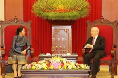 越共中央总书记阮富仲会见老挝国家副主席巴妮·雅陶都