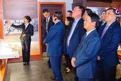 范明政总理参观云南省昆明市胡志明主席历史遗址