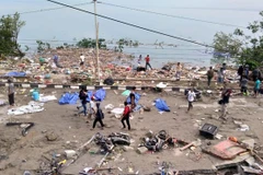 印尼地震海啸灾难中至少有832人死亡