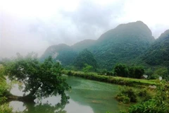  归山河与高平省重庆县边境地区美不胜收的风景