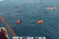 印尼渡轮倾覆至少12人死亡
