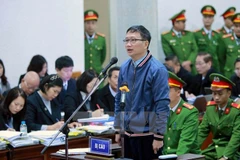 郑春青及其同案犯案件一审：郑春青推卸申请预付款中的责任