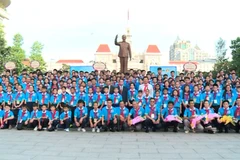 越老柬三国少年儿童代表合影（图片来源：thst.vn）