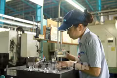 在新冠肺炎疫情防控新阶段恢复和发展工业生产和贸易