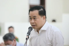 岘港市两名原领导和潘文英武勾结操纵土地价格案件二审开庭