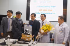 胡志明市大水镬医院人造肾脏科获得ISO 9001：2015标准认证证书