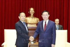 河内推进与柬埔寨各地投资合作