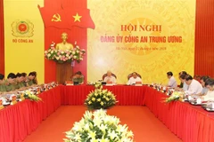 越共中央总书记、国家主席阮富仲：全力做好越共中央公安代表大会各项筹备工作