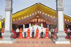广平省胡伯伯和各位英烈祠正式落成