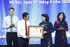 越南电视台荣获一等劳动勋章