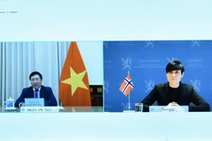 越南政府副总理兼外长范平明与挪威外交大臣瑟雷德通电话