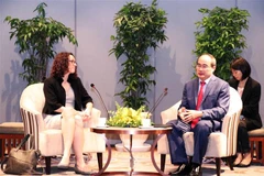 胡志明市市委书记会见德国黑森州代表团