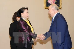 越南国会主席阮氏金银会见哈萨克斯坦人民共产党中央第一书记詹碧尔