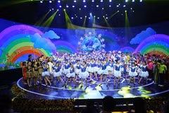 2017年东盟与中国、韩国儿童大联欢开幕式晚会（图片来源：越通社）