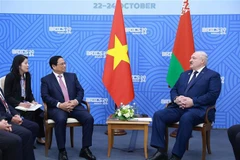 越南政府总理范明政会见白俄罗斯总统亚历山大·卢卡申科。图自越通社