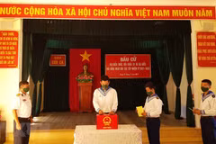 国会和人民议会换届选举：长沙岛县选民积极参加提前投票