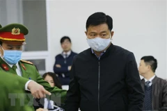 富寿省乙醇案件:32名辩护律师为12名被告人进行辩护