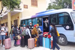 新冠疫情:775人结束隔离回家过年