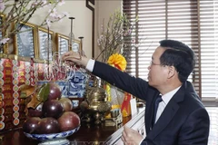 越南国家主席武文赏进香缅怀已故党和国家领导人 拜访原党和国家领导人