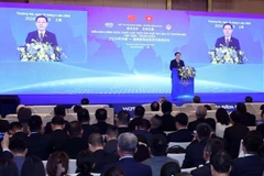 越南国会主席王廷惠出席促进越南与中国投资贸易合作政策法律论坛