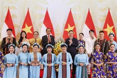 越南国家主席武文赏举行盛大国宴 款待印度尼西亚总统佐科·维多多