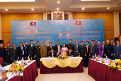越南广平省与老挝沙湾拿吉省关于2025年边境保护的合作谅解备忘录签署仪式。图自越通社