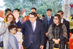 越南政府总理范明政抵达新加坡 开始访问新加坡之行