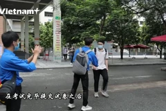 2021年高考结束 学子们满面笑容走出考场