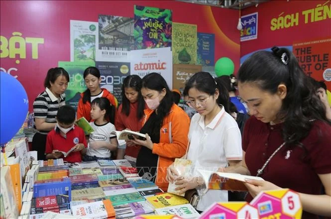 2025年海防书街活动首次举行。图自越通社