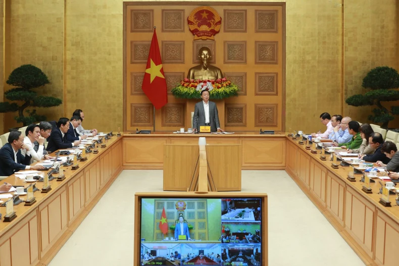 越南政府副总理陈红河发表讲话。图自越通社