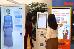 “新纪元的印记与抱负”展览旨在弘扬越南妇女在各历史时期的传统、本领、智慧和奋发向上的精神。图自baotintuc.vn