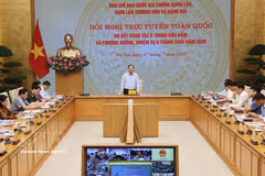 政府常务副总理，国家反走私、贸易欺诈和假冒伪劣商品指导委员会主任范家足在会议上发表讲话。图自越通社