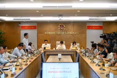 新闻发布会现场。图自Vietnam+