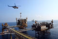 越俄联营公司（Vietsovpetro）白虎油田二号中央技术平台。图自越通社