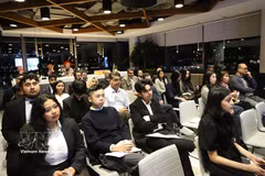 “塑造未来：税收、家族财富规划与人工智能”研讨会吸引多位英国企业代表、金融专家出席。图自越通社