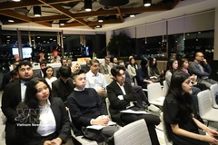 “塑造未来：税收、家族财富规划与人工智能”研讨会吸引多位英国企业代表、金融专家出席。图自越通社