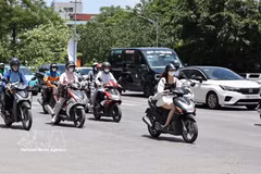 河内将按照既定路线图分阶段实施，并非如社交媒体部分传言所称，在整个一环路范围内一次性全面禁止燃油车辆通行。图自越通社