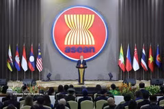 越共中央总书记苏林在2025年3月于印度尼西亚首都雅加达举行越南加入东盟30周年纪念仪式上致辞。图自越通社
