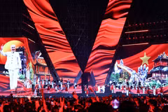 资料图：庆祝八月革命胜利80周年暨九二国庆的艺术晚会“祖国在心中”。图自越通社