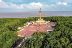 在长达9天的春节假期，金瓯不仅是游客领略其独特原始生态系统之美的理想目的地，更是传统价值与革新、可持续发展渴望的交汇点。图自越通社