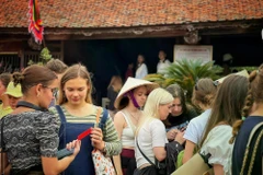 据世界旅游组织的研究，免签证可使国际游客数量增加5-25%。图自Vietnam+