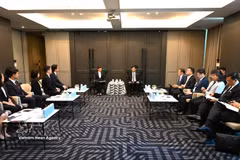 中央科技、创新和数字化转型指导委员会常务副主任阮维玉与泰国国家科学技术发展局（NSTDA）举行工作会谈。图自越通社